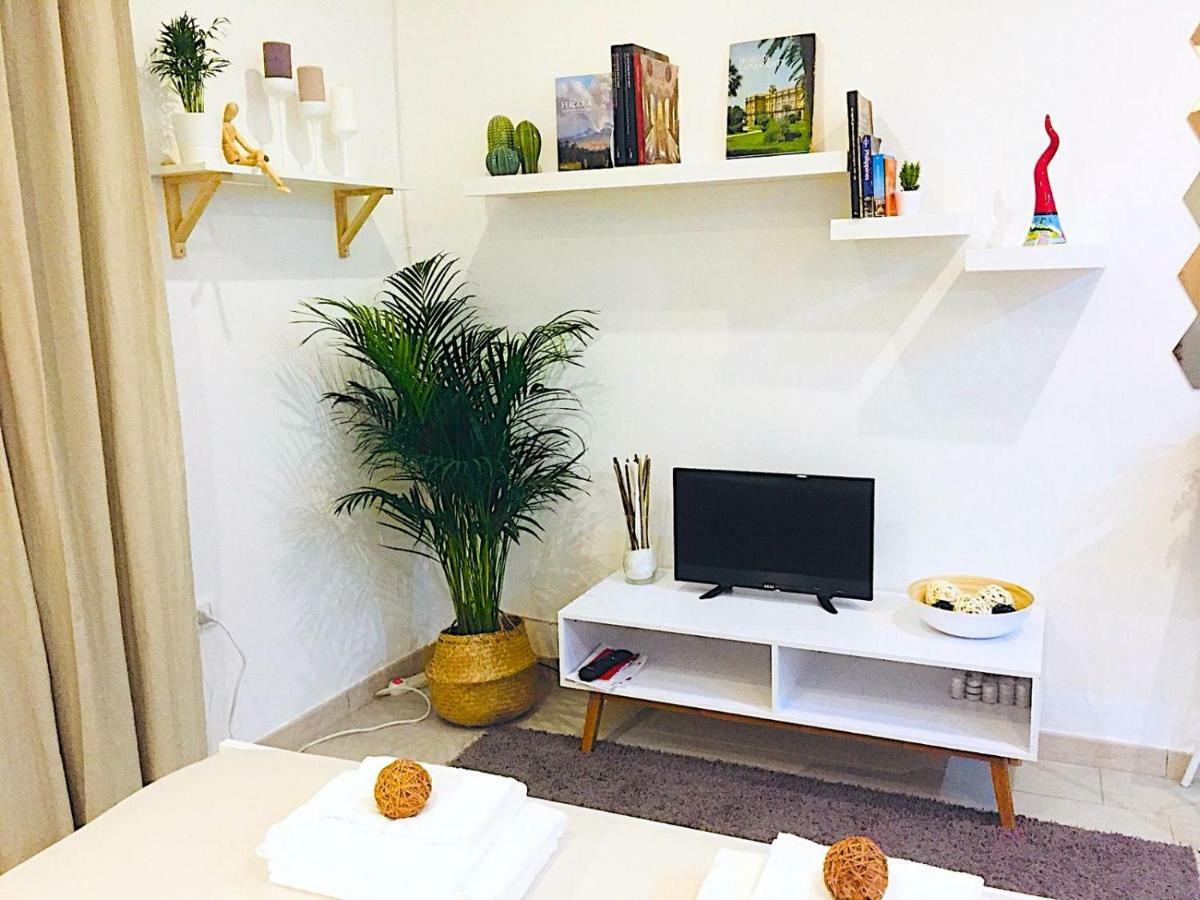 Lorenzo'S Art Studio เนเปิลส์ ภายนอก รูปภาพ