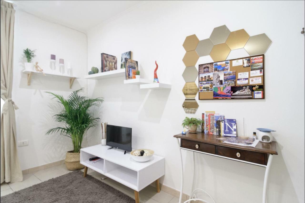 Lorenzo'S Art Studio เนเปิลส์ ภายนอก รูปภาพ