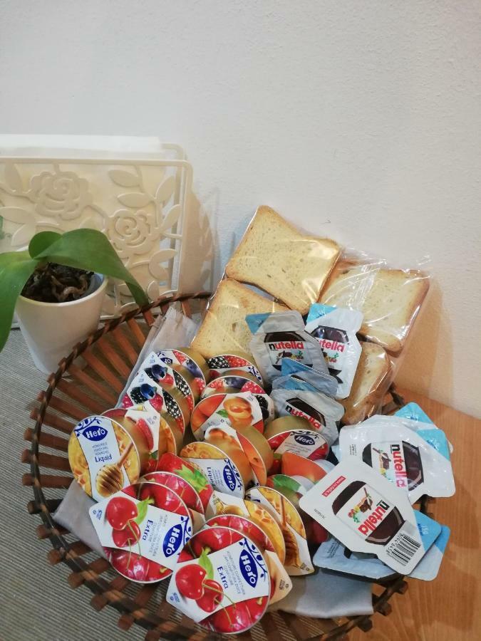 Lorenzo'S Art Studio เนเปิลส์ ภายนอก รูปภาพ